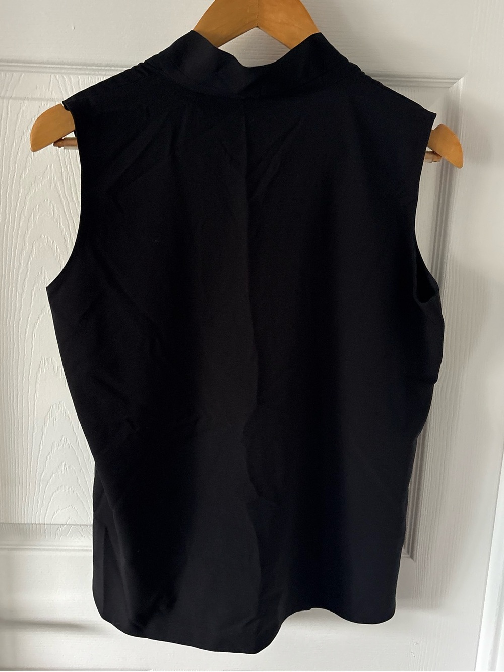 Ming Wang Black Sleeveless V-Neck Pleated Shell Blouse Top Size M - Picture 2 of 5